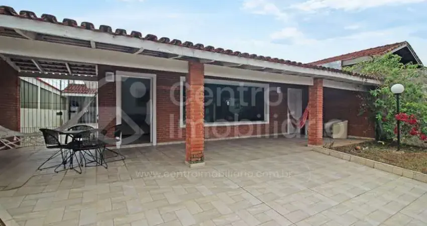CASA à venda com 2 quartos em Peruíbe, no bairro Parque Balneario Oasis