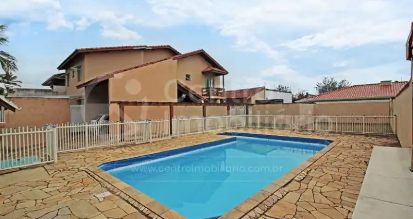 CASA à venda com piscina e 2 quartos em Peruíbe, no bairro Estancia Sao Jose