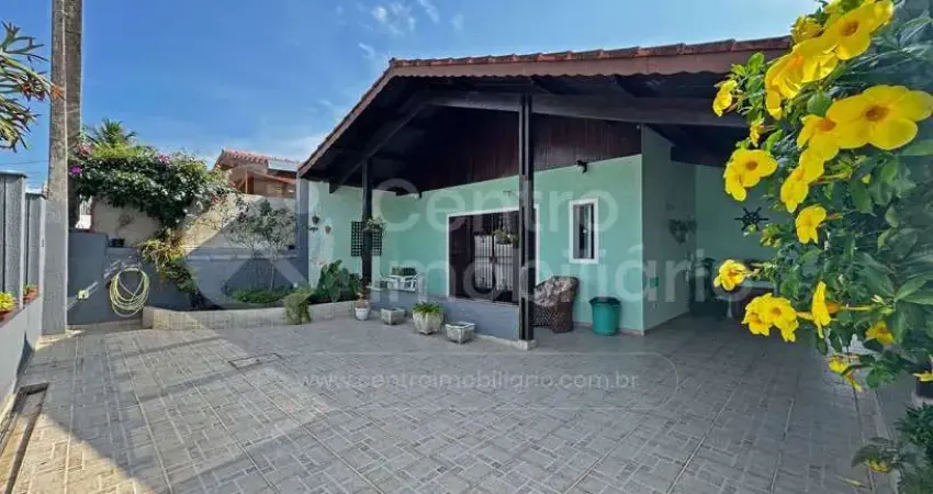 CASA à venda com 3 quartos em Peruíbe, no bairro Balneario Sambura