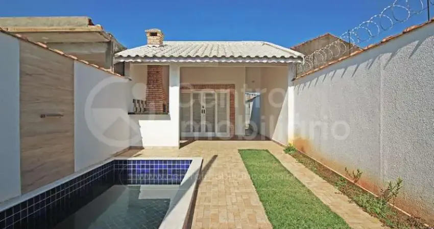 CASA à venda com piscina e 2 quartos em Peruíbe, no bairro Parque D Aville