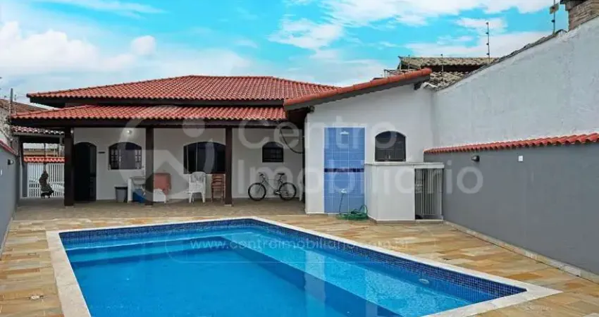 Casa à venda com piscina e 3 quartos em peruíbe, no bairro cidade nova peruíbe