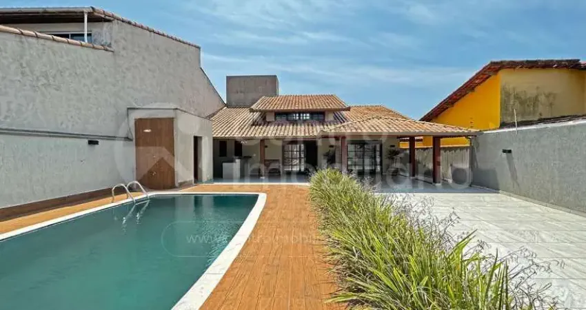 Casa à venda com piscina e 4 quartos em peruíbe, no bairro cidade nova peruíbe