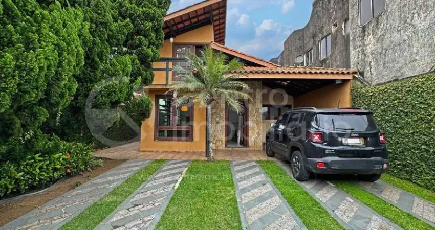 CASA à venda com 3 quartos em Peruíbe, no bairro Centro