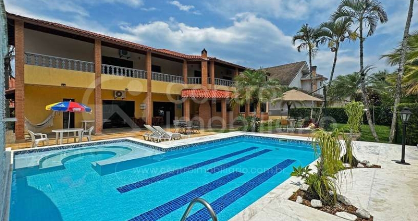 CASA à venda com piscina e 5 quartos em Peruíbe, no bairro Bougainvillee III