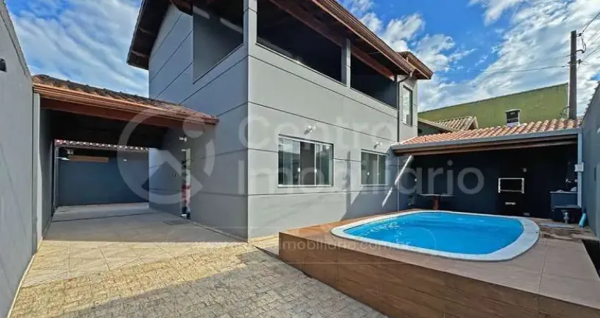 Casa à venda com piscina e 3 quartos em peruíbe, no bairro balneario sao joao batista