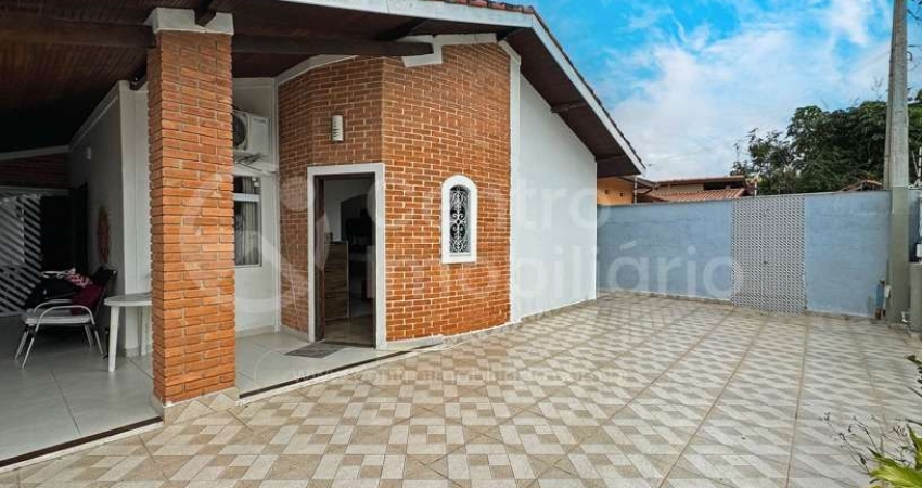 CASA à venda com 3 quartos em Peruíbe, no bairro Balneario Sao Joao Batista