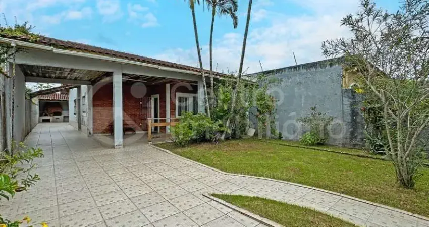 CASA à venda com 3 quartos em Peruíbe, no bairro Maria H Novaes