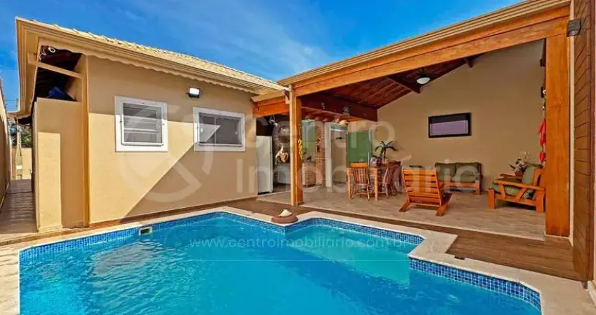 CASA à venda com piscina e 3 quartos em Peruíbe, no bairro Balneario Barra de Jangada