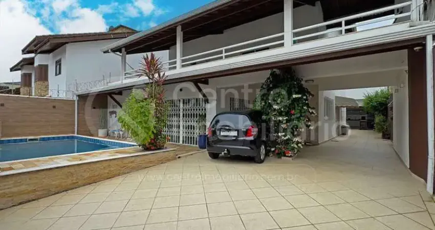 CASA à venda com piscina e 5 quartos em Peruíbe, no bairro Stella Maris