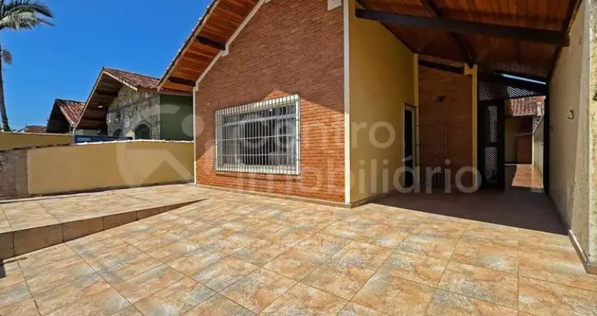 Casa à venda com 3 quartos em peruíbe, no bairro jardim três marias