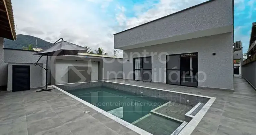 Casa à venda com piscina e 4 quartos em peruíbe, no bairro centro