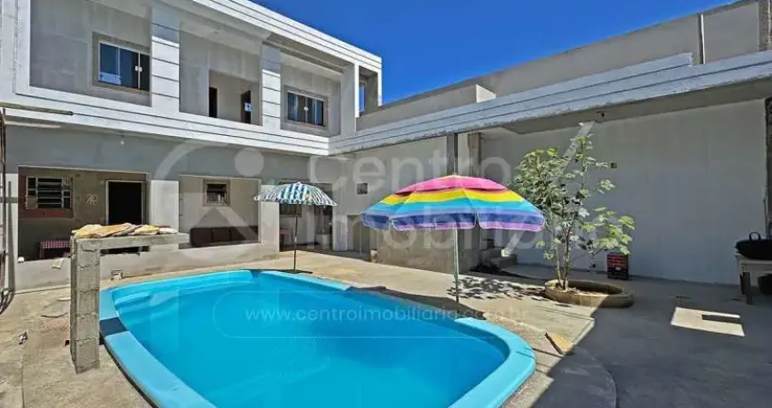 Casa à venda com piscina e 6 quartos em peruíbe, no bairro maria h novaes