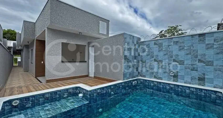 Casa à venda com piscina e 2 quartos em peruíbe, no bairro vila romar