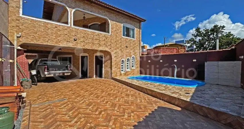 Casa à venda com piscina e 5 quartos em peruíbe, no bairro belmira novaes