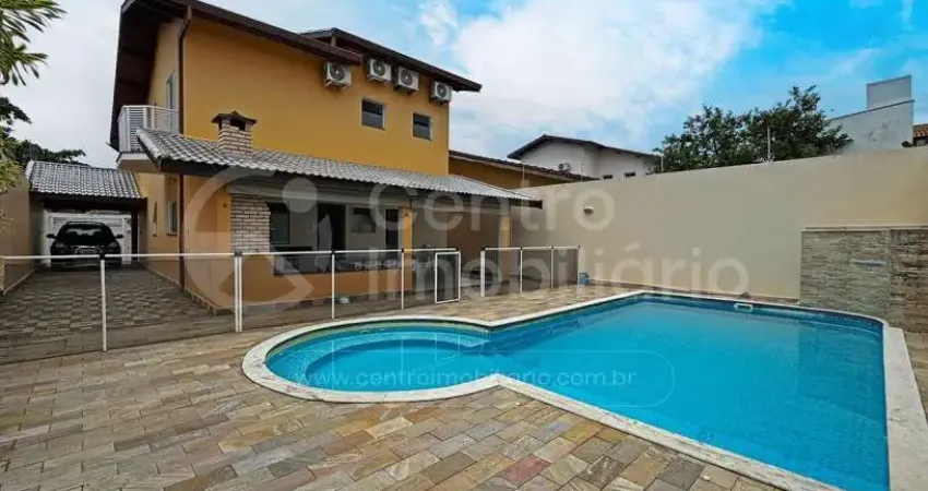 Casa à venda com piscina e 5 quartos em peruíbe, no bairro cidade nova peruíbe