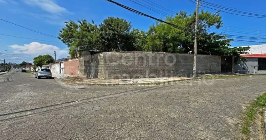 Terreno à venda no Parque D'Aville, Peruíbe 