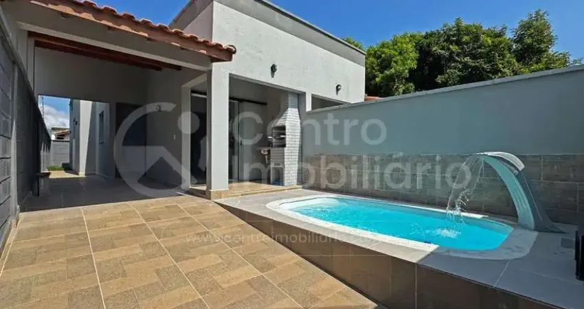 CASA à venda com piscina e 2 quartos em Peruíbe, no bairro Parque Balneario Oasis