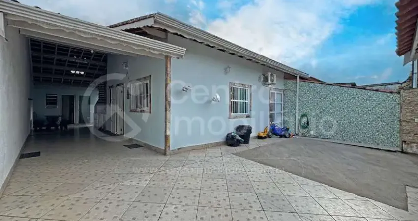 Casa com 2 quartos à venda no jardim Somar, Peruíbe