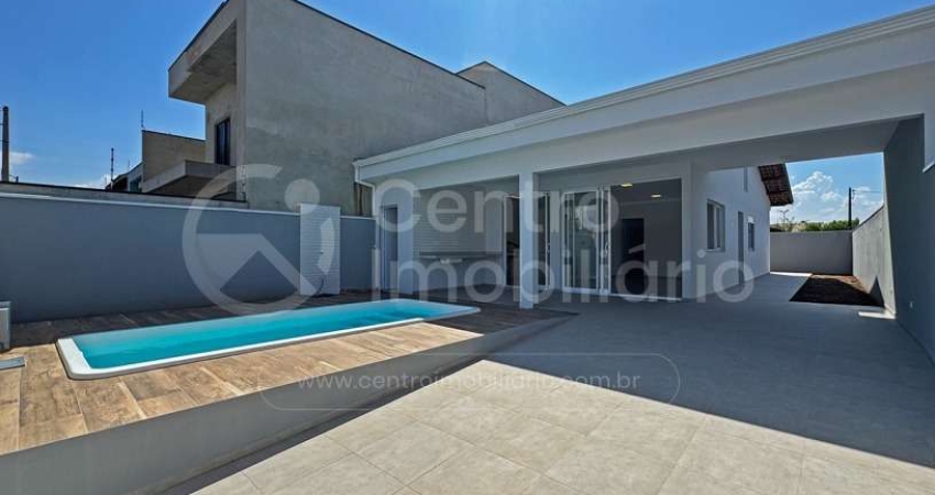 CASA à venda com piscina e 3 quartos em Peruíbe, no bairro Estancia Sao Jose