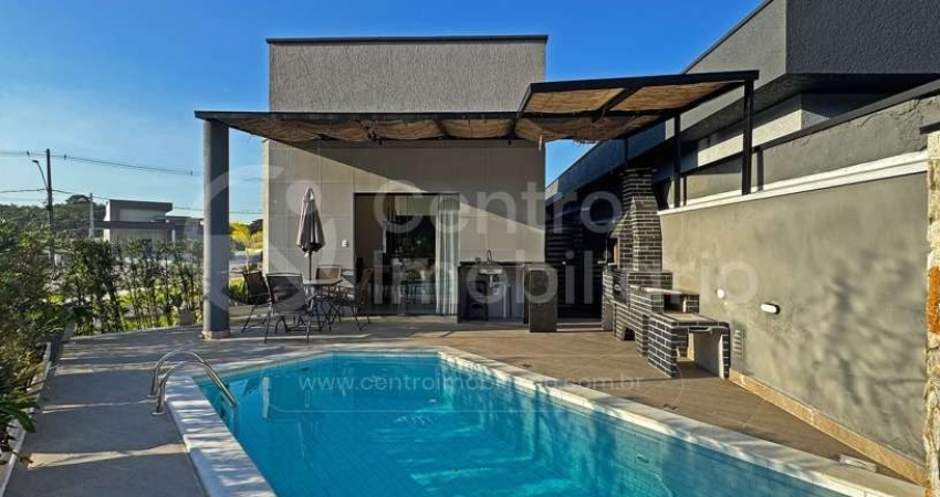 CASA à venda com piscina e 3 quartos em Peruíbe, no bairro Residencial Bosque Três Marias