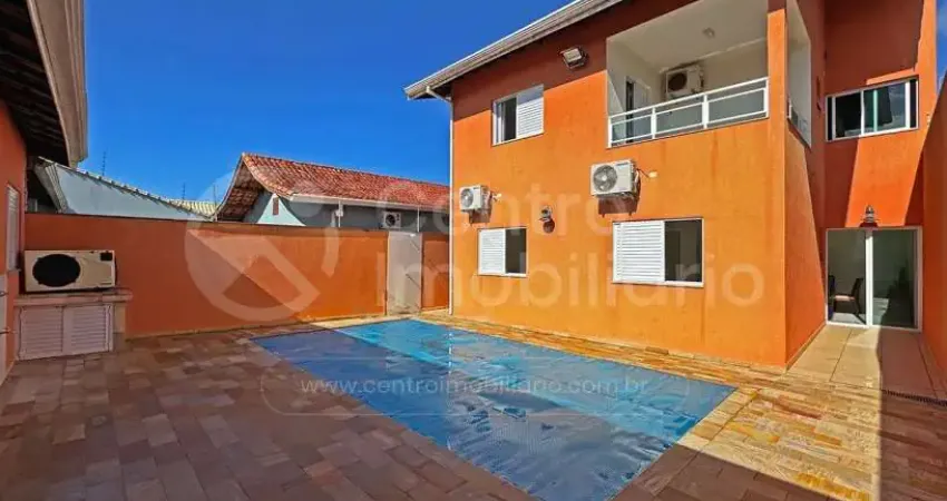 Casa à venda com piscina e 4 quartos em peruíbe, no bairro jardim beira mar