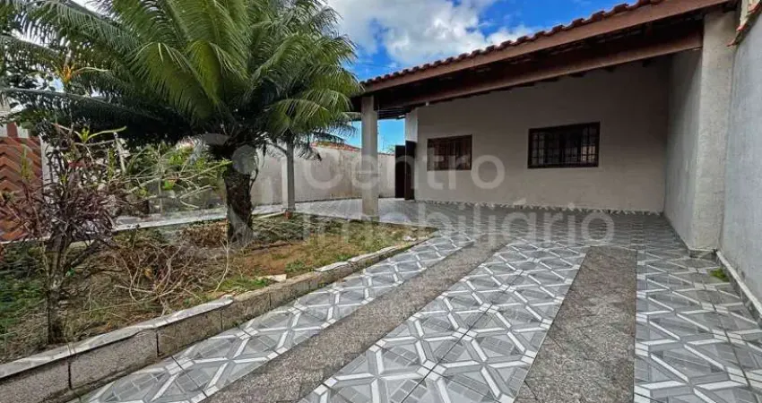 Casa à venda com 3 quartos em peruíbe, no bairro maria h novaes