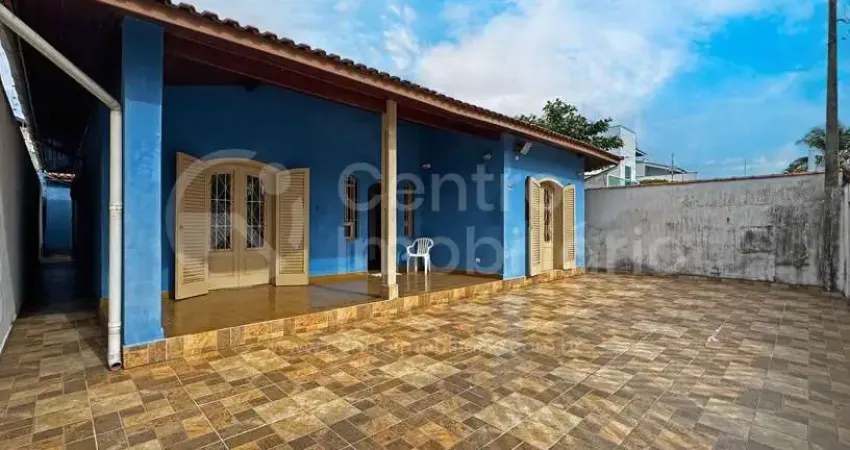 CASA à venda com 3 quartos em Peruíbe, no bairro Jardim Imperador