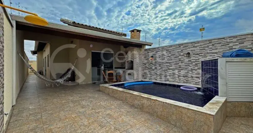 CASA à venda com piscina e 2 quartos em Peruíbe, no bairro Flora Rica