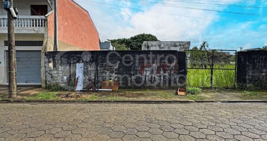 TERRENO à venda em Peruíbe, no bairro Centro