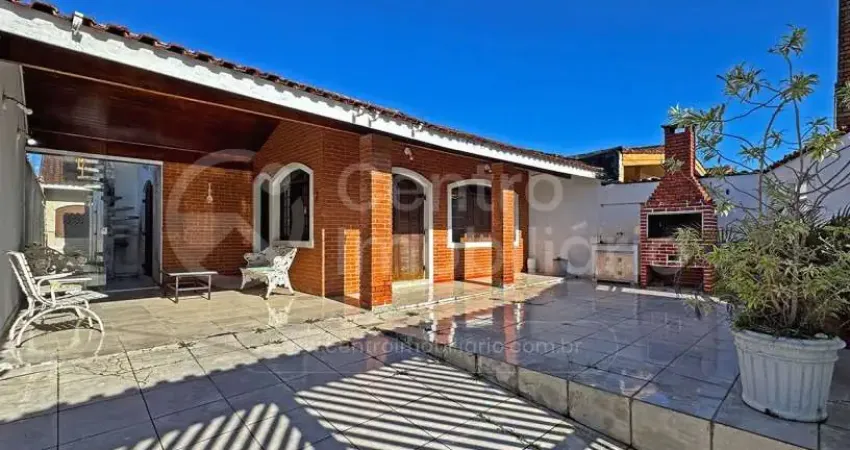 CASA à venda com 2 quartos em Peruíbe, no bairro Parque Balneario Oasis