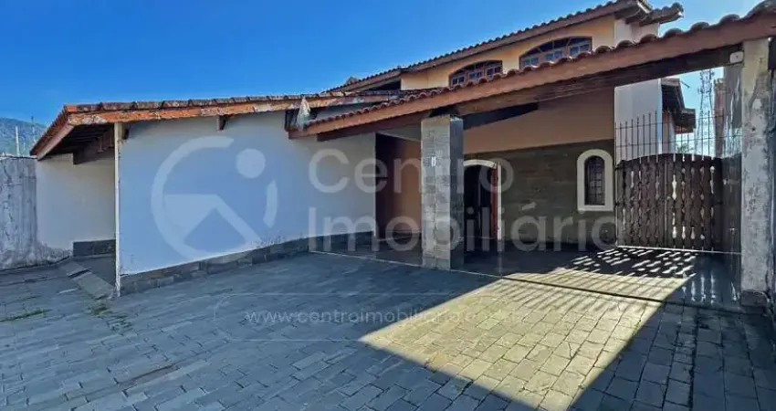 CASA à venda com 3 quartos em Peruíbe, no bairro Stella Maris