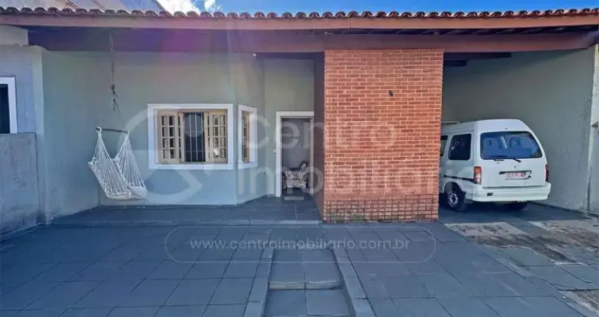 CASA à venda com 3 quartos em Peruíbe, no bairro Jardim Três Marias