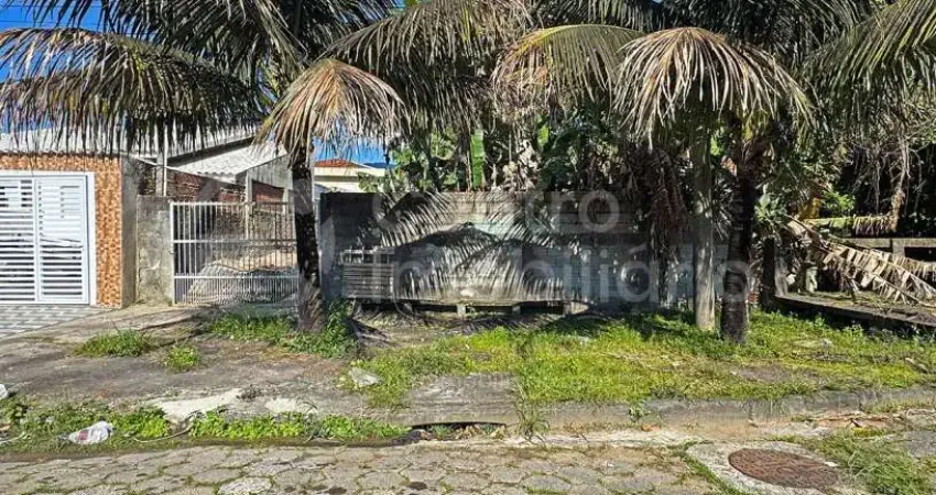 Terreno à venda no Balneário Stella Maris, Peruíbe 