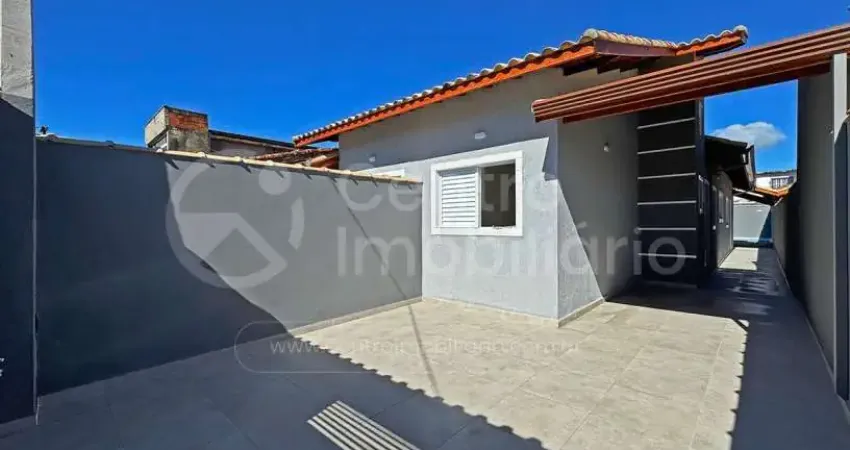 CASA à venda com piscina e 2 quartos em Peruíbe, no bairro Balneario Josedy