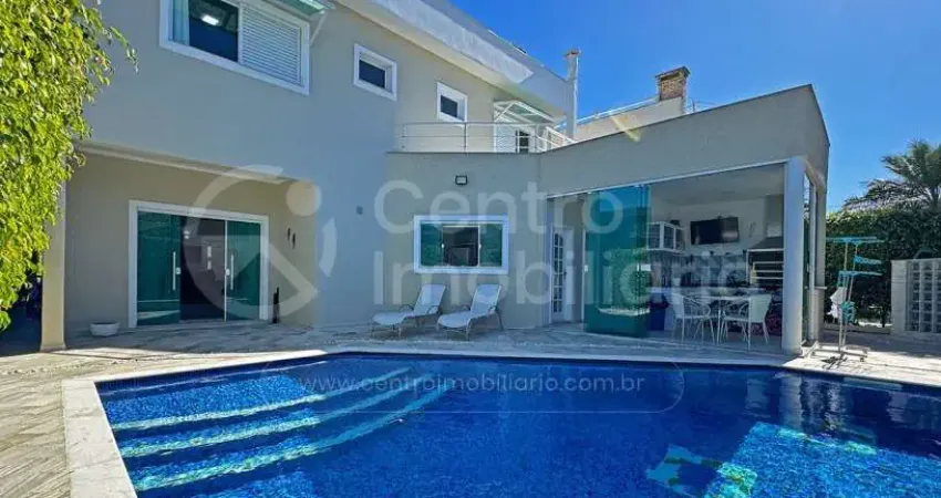 Casa à venda com piscina e 4 quartos em peruíbe, no bairro bougainvillee ii