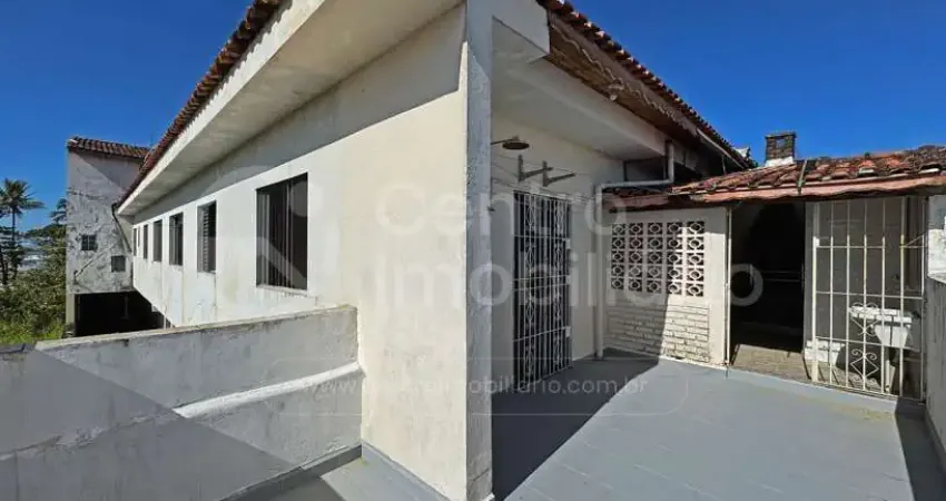 Apartamento à venda com 2 quartos (1 suítes) em peruíbe, no bairro centro