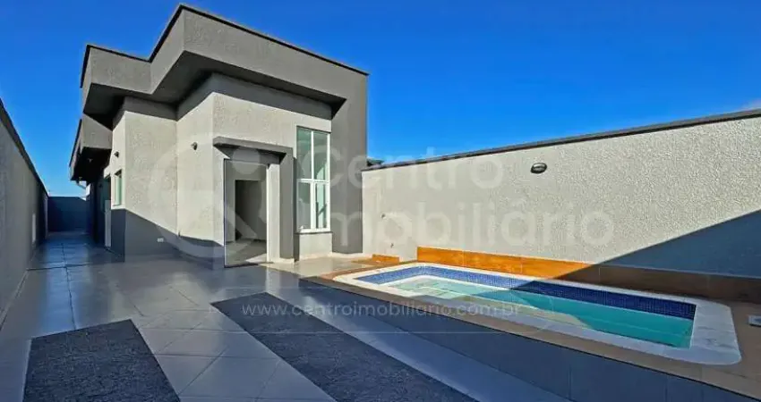 Casa à venda com piscina e 3 quartos em peruíbe, no bairro estancia dos eucaliptos