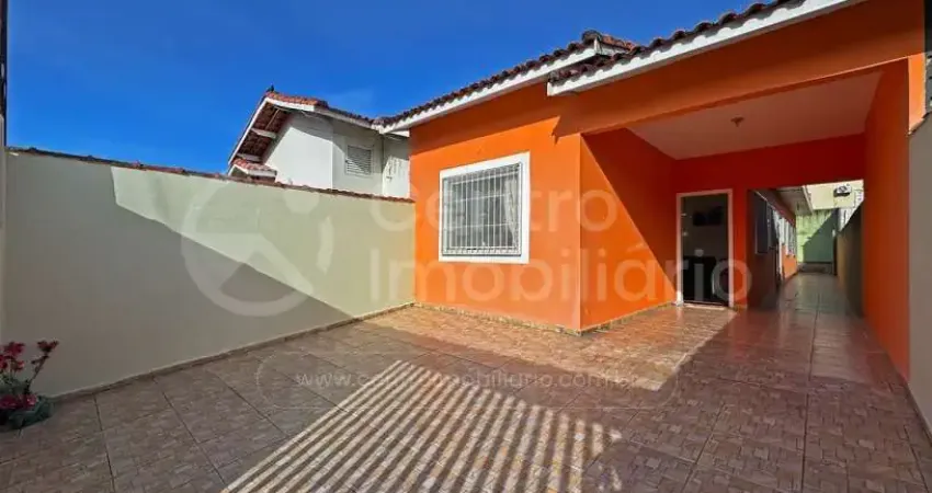 Casa à venda com piscina e 3 quartos em peruíbe, no bairro parque d aville