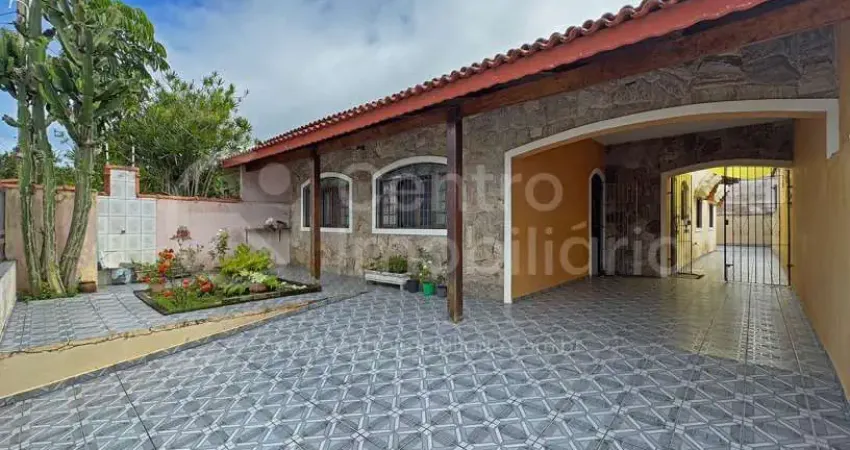 Casa à venda com 3 quartos em peruíbe, no bairro jardim três marias