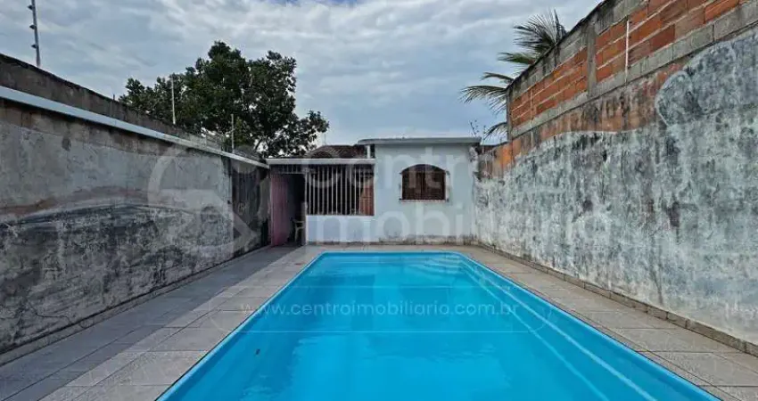 Casa à venda com piscina e 2 quartos em peruíbe, no bairro parque d aville
