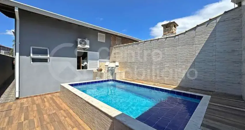 Casa à venda com piscina e 2 quartos em peruíbe, no bairro parque d aville