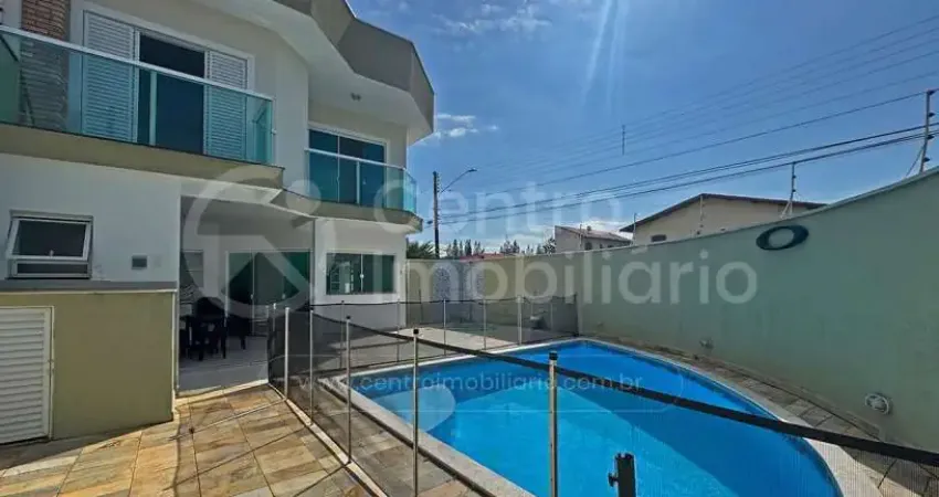 Casa à venda com piscina e 4 quartos em peruíbe, no bairro cidade nova peruíbe