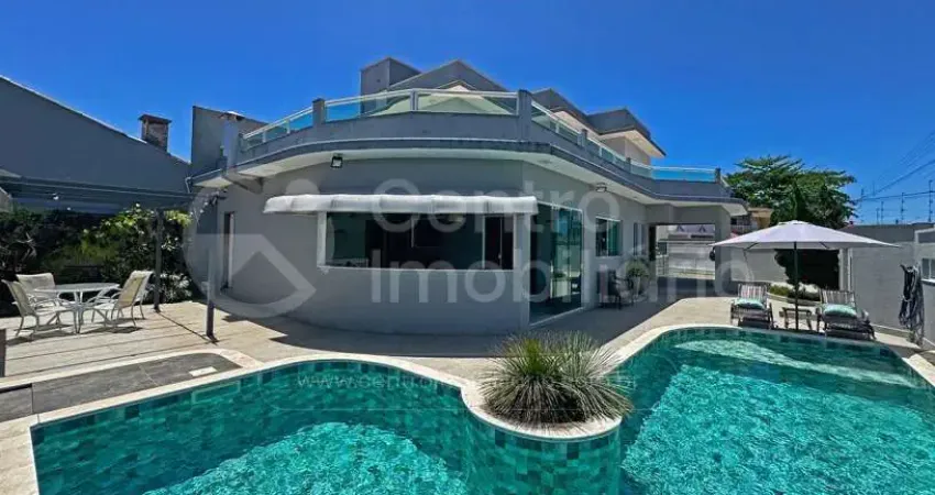 Casa à venda com piscina e 3 quartos em peruíbe, no bairro cidade nova peruíbe