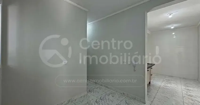 Apartamento à venda com 2 quartos (1 suítes) em peruíbe, no bairro centro