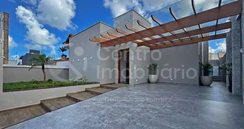 Casa à venda com piscina e 3 quartos em peruíbe, no bairro parque turistico