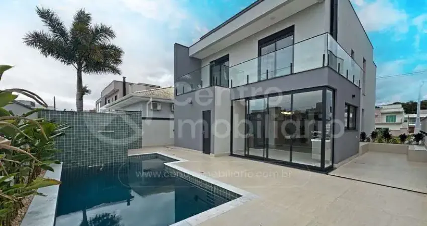 Casa à venda com piscina e 4 quartos em peruíbe, no bairro bougainvillee iv