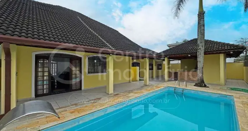 Casa à venda com piscina e 4 quartos em peruíbe, no bairro parque balneario oasis