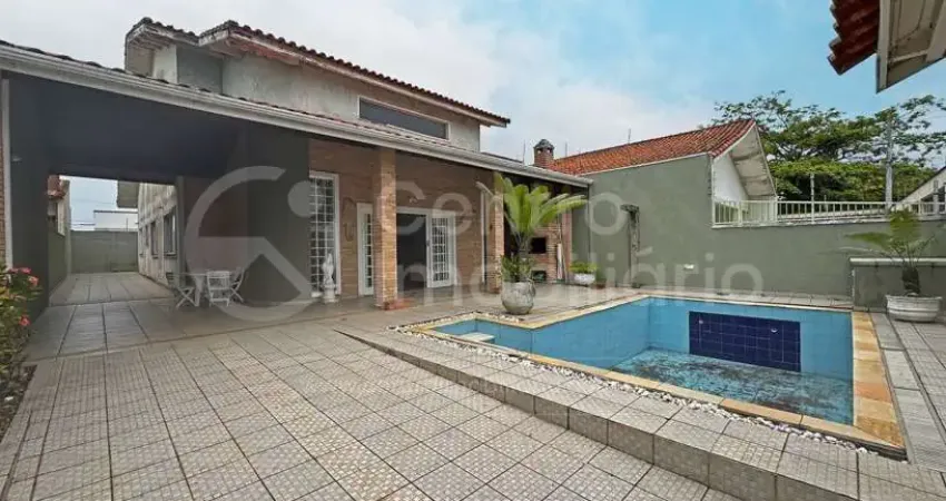 Casa à venda com piscina e 4 quartos em peruíbe, no bairro jardim beira mar