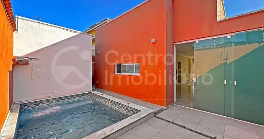 Casa à venda com piscina e 3 quartos em peruíbe, no bairro parque balneario oasis