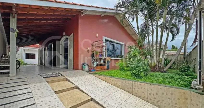 Casa à venda com 3 quartos em peruíbe, no bairro balneario arpoador